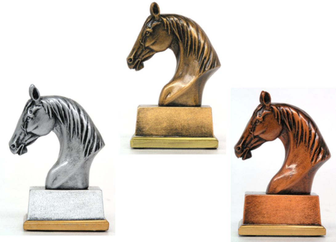 Pferde-Trophy  inkl. Gravur, 3er Serie, ein Pokal je Farbe