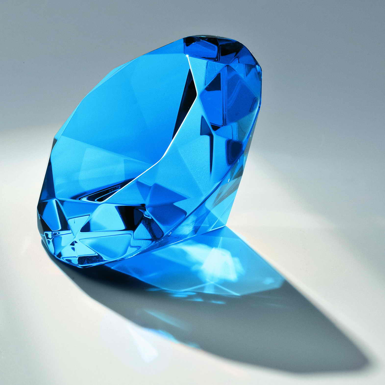 Glas-Diamant-Trophäe Blau inkl. Emblem und Gravur 21 cm