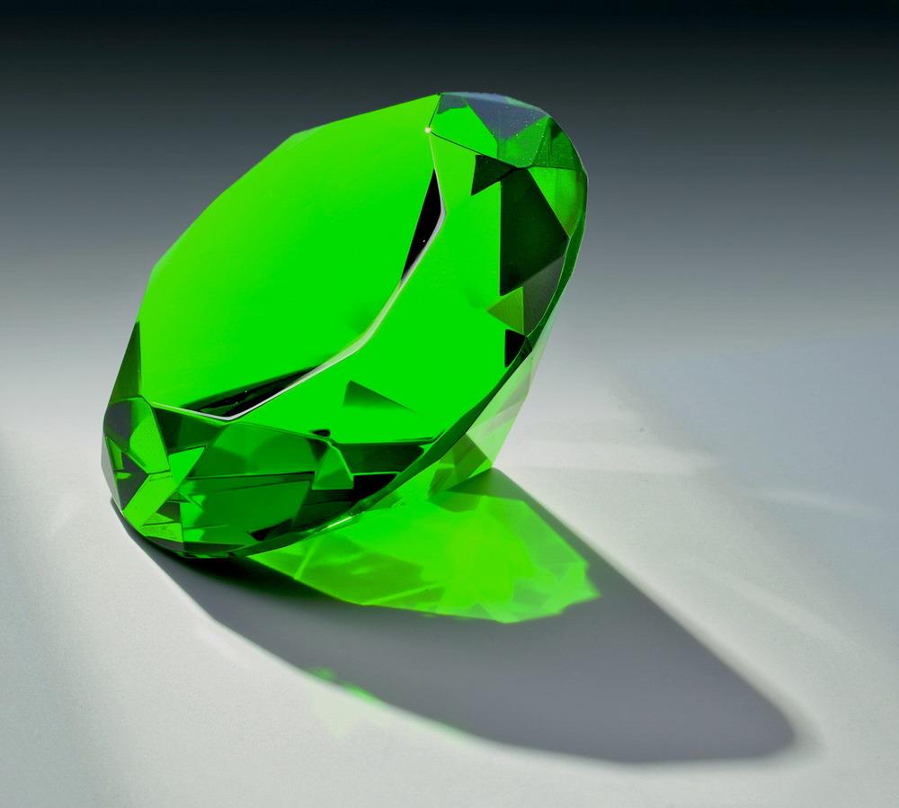 Glas-Diamant-Trophäe Grün  inkl. Emblem und Gravur 19 cm